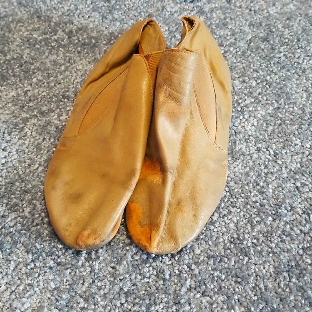 Capezio tan jazz boot